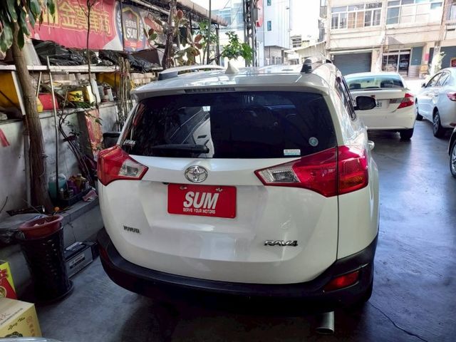 ~14年領牌~I-KEY~電動座椅~車門感應~恆溫~雙安～ABS~定速~多功能影音~歡迎預約賞車~輕鬆全額貸~  第4張相片