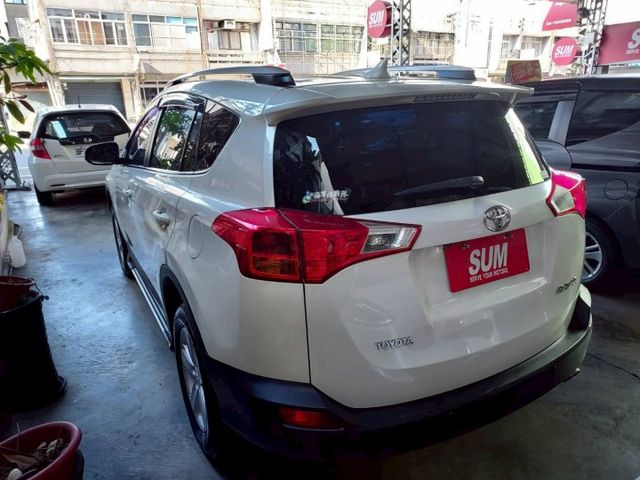 ~14年領牌~I-KEY~電動座椅~車門感應~恆溫~雙安～ABS~定速~多功能影音~歡迎預約賞車~輕鬆全額貸~  第5張相片