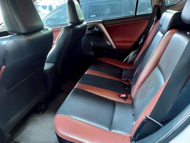 ~14年領牌~I-KEY~電動座椅~車門感應~恆溫~雙安～ABS~定速~多功能影音~歡迎預約賞車~輕鬆全額貸~  第8張相片