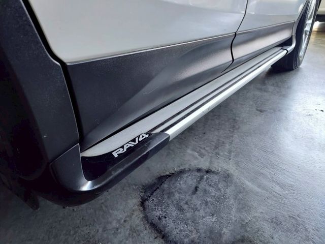 ~14年領牌~I-KEY~電動座椅~車門感應~恆溫~雙安～ABS~定速~多功能影音~歡迎預約賞車~輕鬆全額貸~  第16張相片