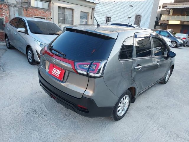 ~雙安~ABS~循跡防滑~恆溫~場內同款車多台~歡迎預約賞車~輕鬆全額貸~  第4張相片