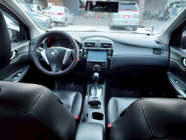 ~i-key~恆溫~多功能影音~定速~皮椅~方向盤快控鍵~後座分離傾倒~輕鬆全額貸~  第11張相片