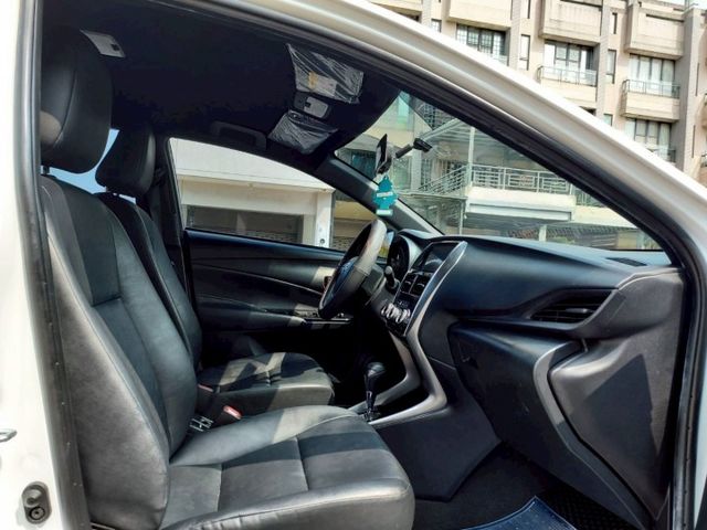 ~9 安~ABS~多功能影音~循跡防滑~場內同款多台~歡迎預約賞車~輕鬆全額貸~  第8張相片