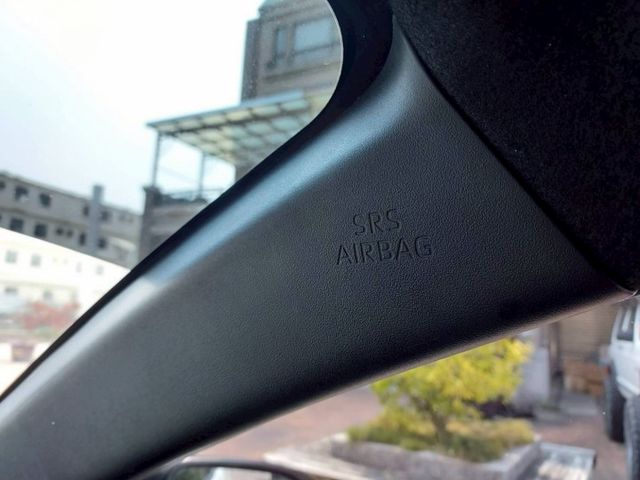 ~9 安~ABS~多功能影音~循跡防滑~場內同款多台~歡迎預約賞車~輕鬆全額貸~  第14張相片