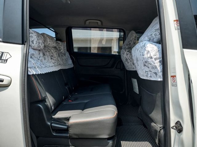 ~豪華PLUS版~I-KEY~定速~車門感應~電滑門~4安~循跡防滑~盲點偵測~場內同款車多台~輕鬆全額貸  第10張相片