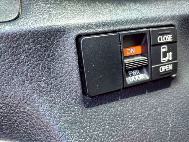 ~豪華PLUS版~I-KEY~定速~車門感應~電滑門~4安~循跡防滑~盲點偵測~場內同款車多台~輕鬆全額貸  第15張相片