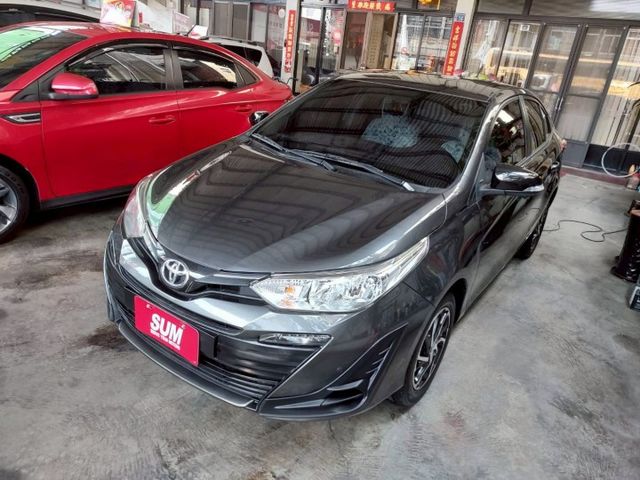 ~僅開3萬公里~9 安~尋基防滑~多功能影音~倒車顯影~場內同款車多台~歡迎輕鬆全額貸~  第2張相片