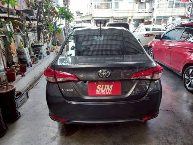 ~僅開3萬公里~9 安~尋基防滑~多功能影音~倒車顯影~場內同款車多台~歡迎輕鬆全額貸~  第6張相片