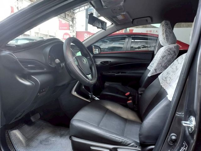 ~僅開3萬公里~9 安~尋基防滑~多功能影音~倒車顯影~場內同款車多台~歡迎輕鬆全額貸~  第7張相片