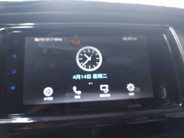 ~僅開3萬公里~9 安~尋基防滑~多功能影音~倒車顯影~場內同款車多台~歡迎輕鬆全額貸~  第12張相片