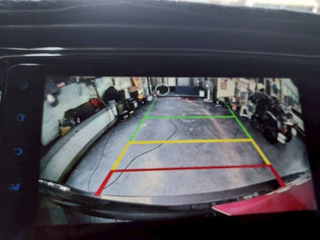 ~僅開3萬公里~9 安~尋基防滑~多功能影音~倒車顯影~場內同款車多台~歡迎輕鬆全額貸~  第13張相片