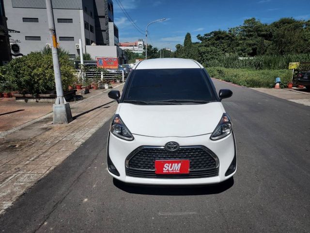 I-KEY~恆溫~ABS~8安~車道偏移~多功能影音~尋跡防滑~場內同款車多台~歡迎預約賞車~輕鬆全額貸~  第1張相片