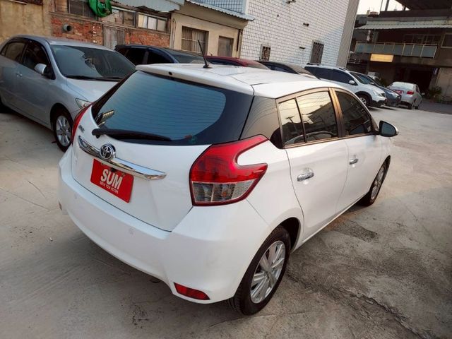 豪華版~I-KEY~方向盤快控鍵盤~恆溫~雙安~多功能影音~衛星導航~場內同款車多台~歡迎預約賞車~輕鬆全額貸~  第4張相片