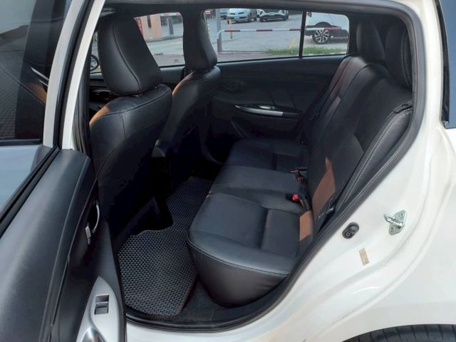 豪華版~I-KEY~方向盤快控鍵盤~恆溫~雙安~多功能影音~衛星導航~場內同款車多台~歡迎預約賞車~輕鬆全額貸~  第9張相片