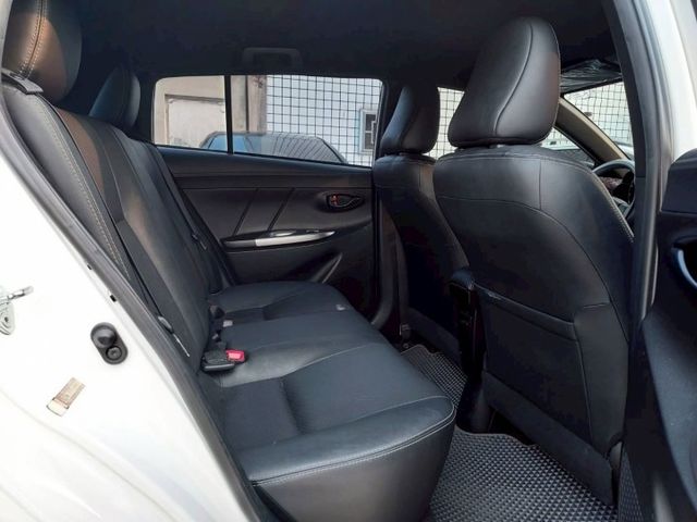 豪華版~I-KEY~方向盤快控鍵盤~恆溫~雙安~多功能影音~衛星導航~場內同款車多台~歡迎預約賞車~輕鬆全額貸~  第10張相片