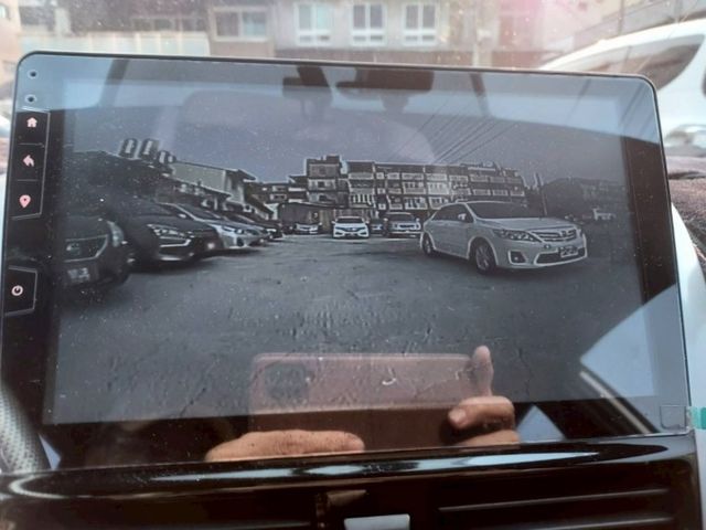 豪華版~I-KEY~方向盤快控鍵盤~恆溫~雙安~多功能影音~衛星導航~場內同款車多台~歡迎預約賞車~輕鬆全額貸~  第15張相片