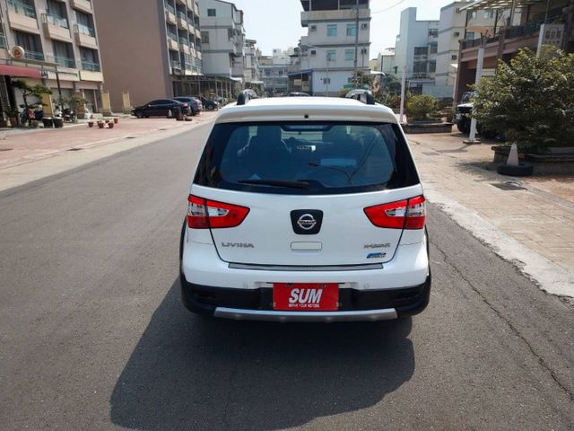 ~I-KEY~行李架~多功能影音~倒車顯影~9成新輪胎~同款車多台~歡迎預約賞車~輕鬆全額貸~  第6張相片