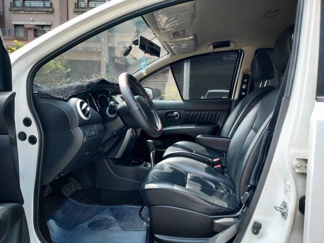 ~I-KEY~行李架~多功能影音~倒車顯影~9成新輪胎~同款車多台~歡迎預約賞車~輕鬆全額貸~  第7張相片