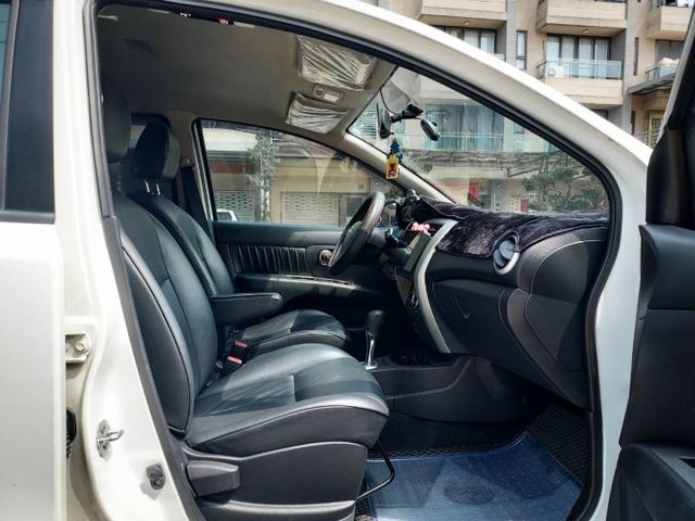 ~I-KEY~行李架~多功能影音~倒車顯影~9成新輪胎~同款車多台~歡迎預約賞車~輕鬆全額貸~  第8張相片