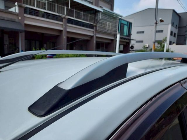~I-KEY~行李架~多功能影音~倒車顯影~9成新輪胎~同款車多台~歡迎預約賞車~輕鬆全額貸~  第15張相片