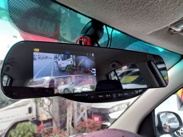 ~雙安~ABS~油耗省~車身小巧好停車~場內多台國民車~歡迎預約賞車~輕鬆全額貸~  第13張相片