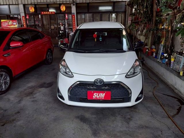 ~I-KEY~車門感應~多功能影音~循跡防滑~衛星導航~倒車顯影~場內同款多台~歡迎預約賞車~輕鬆全額貸~  第1張相片