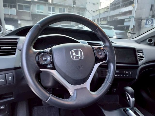 恆溫~換檔撥片~4安~天窗~定速~循跡防滑~多功能影音~衛星導航~歡迎預約賞車~輕鬆全額貸~  第12張相片