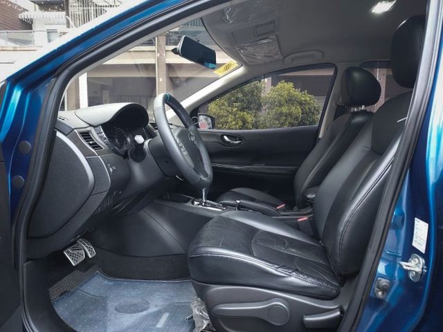 ~I-KEY~定速~恆溫~雙安~多功能影音~倒車顯影~價值數萬元精品～歡迎預約賞車~輕鬆全額貸~  第7張相片