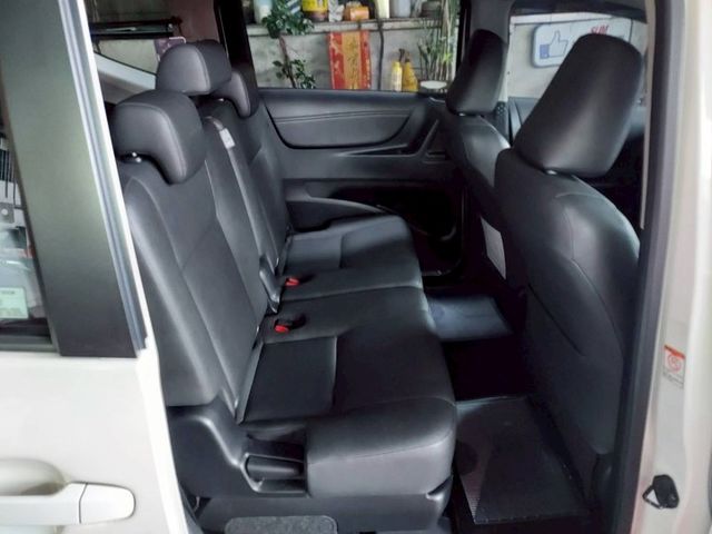 ~I-KEY~恆溫~8 安~車道偏移~循跡防滑~多功能影音~場內同款車多台~歡迎預約賞車~輕鬆全額貸~  第8張相片