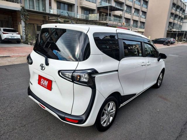 ~I-KEY~8顆安全氣囊~多功能螢幕~ABS~循跡防滑~摸門~車道偏移~場內同台車多台~歡迎預約賞車~輕鬆全額貸~  第4張相片