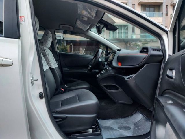 ~I-KEY~8顆安全氣囊~多功能螢幕~ABS~循跡防滑~摸門~車道偏移~場內同台車多台~歡迎預約賞車~輕鬆全額貸~  第8張相片