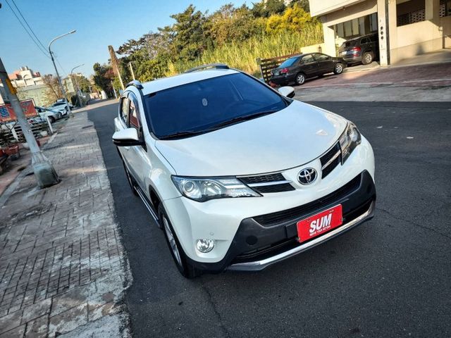 ~14年領牌~I-KEY~電動座椅~車門感應~恆溫~雙安～ABS~定速~多功能影音~歡迎預約賞車~輕鬆全額貸~  第3張相片