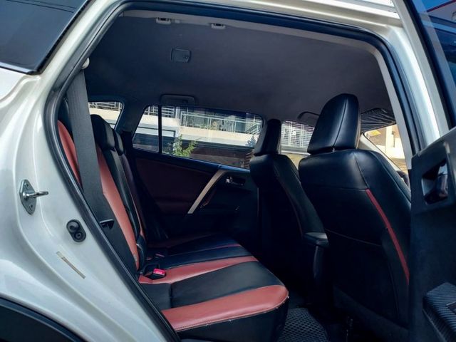 ~14年領牌~I-KEY~電動座椅~車門感應~恆溫~雙安～ABS~定速~多功能影音~歡迎預約賞車~輕鬆全額貸~  第10張相片