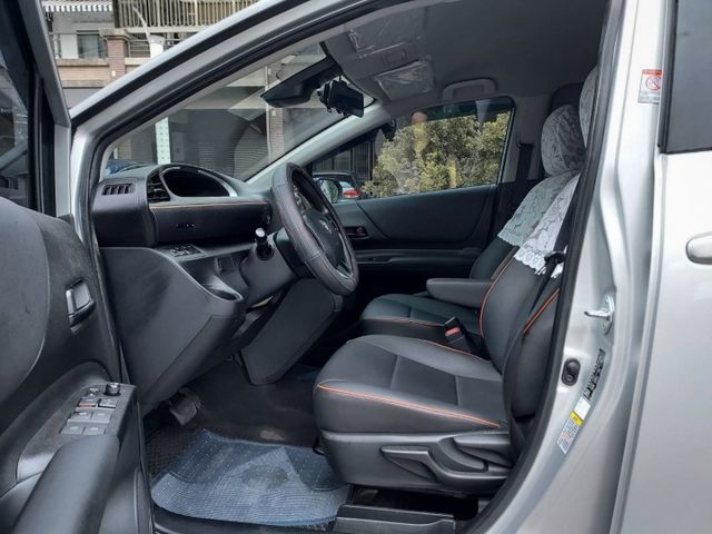 僅開3萬公里I-KEY~車門感應~恆溫~6安~車道偏移~循跡防滑~多功能影音~場內同款車多台~歡迎預約賞車~輕鬆全額貸~  第7張相片