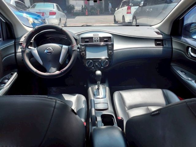 ~雙安~ABS~多功能影音~倒車影像~場內同款車多台~歡迎預約賞車~輕鬆全額貸~  第11張相片