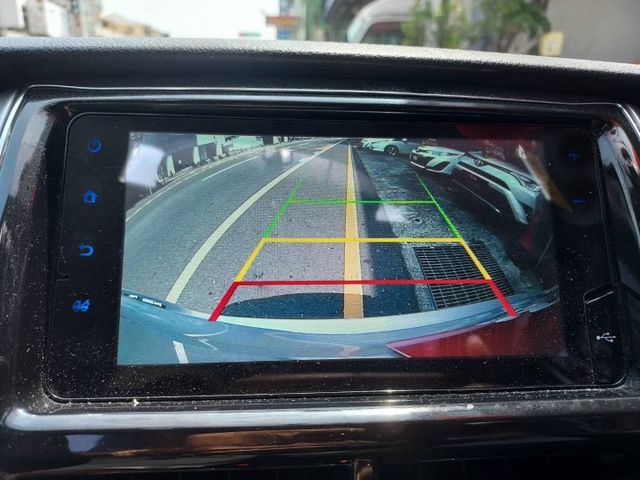 加碼贈送全新安卓機~7顆安全氣囊~循跡防滑~場內同款車多台~歡迎預約賞車~輕鬆全額貸~  第15張相片