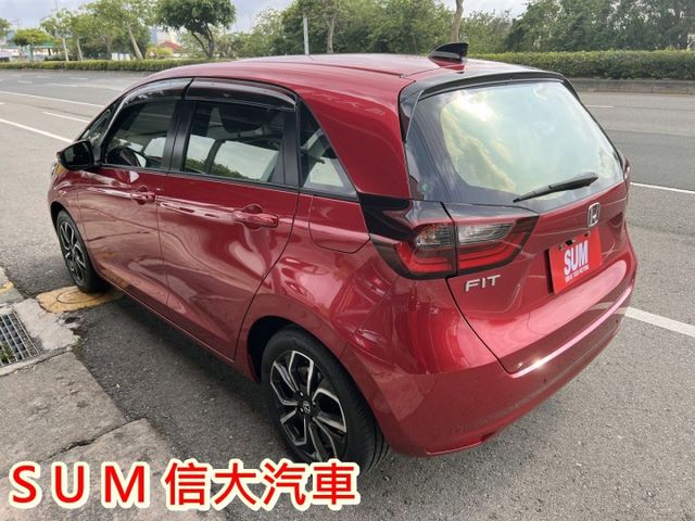 2021汽油版.一手在地車.超低里程.里程保證.全車原鈑件.有YES認證.可全貸  第5張相片