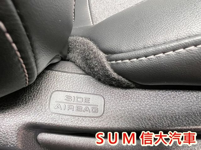 2021汽油版.一手在地車.超低里程.里程保證.全車原鈑件.有YES認證.可全貸  第19張相片