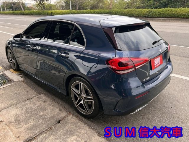 21年式單寧藍.有23P .4門摸門.一手車.里程保證.定速.原廠保養.膝部氣囊.數位儀表.盲點.前後雷達顯示.換檔撥片  第5張相片