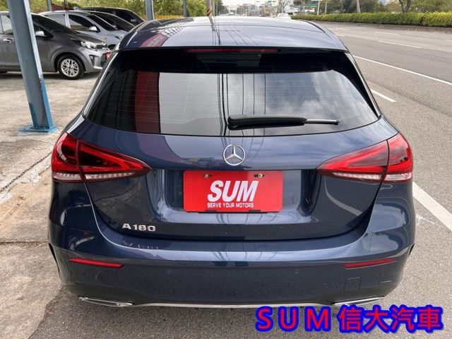 21年式單寧藍.有23P .4門摸門.一手車.里程保證.定速.原廠保養.膝部氣囊.數位儀表.盲點.前後雷達顯示.換檔撥片  第6張相片