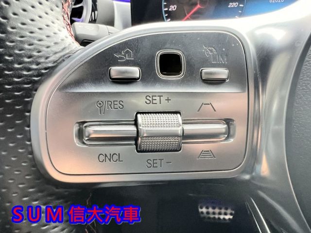 21年式單寧藍.有23P .4門摸門.一手車.里程保證.定速.原廠保養.膝部氣囊.數位儀表.盲點.前後雷達顯示.換檔撥片  第13張相片