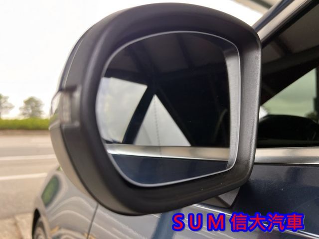 21年式單寧藍.有23P .4門摸門.一手車.里程保證.定速.原廠保養.膝部氣囊.數位儀表.盲點.前後雷達顯示.換檔撥片  第20張相片