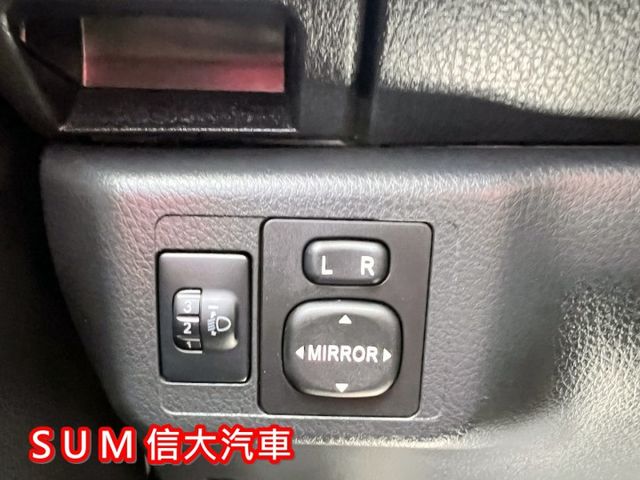 一手車.里程保證.有認證.有保固.全車原鈑件  第12張相片