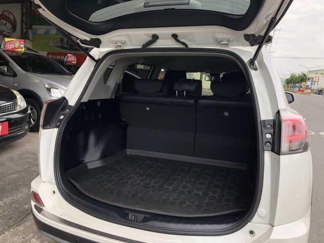 RAV4  第19張相片