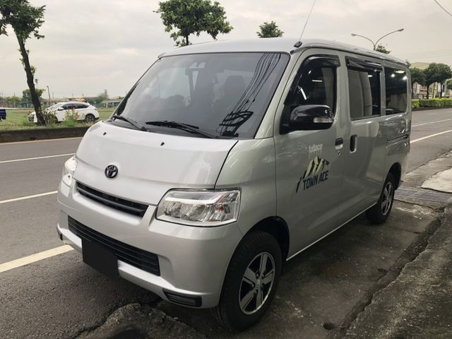 TOWN ACE VAN  第4張相片