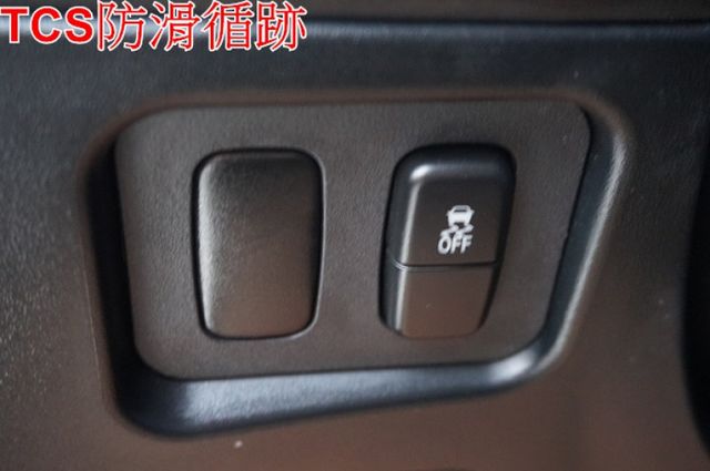 豪華型.鋁圈.後座空調.一手車.只跑3萬.全程原廠保養.全車100%原版件.車美如新.零頭款.可全額貸  第18張相片