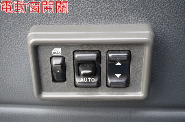 得利卡貨車.一手車.只跑9萬.全程原廠保養.全車100%原鈑件.車美如新.零頭款.可全額貸  第16張相片