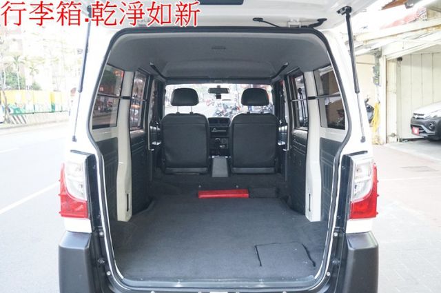 菱利廂車.2人座.一手車.只跑7萬.全程原廠保養.全車100%原鈑件.車美如新.零頭款.可全額貸  第8張相片