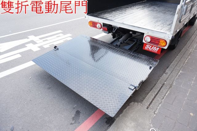 現代小霸王貨車(自排.4尺尾門).一手車.只跑2萬.全車100%原鈑件.原廠保固中.零頭款.可全額貸  第6張相片