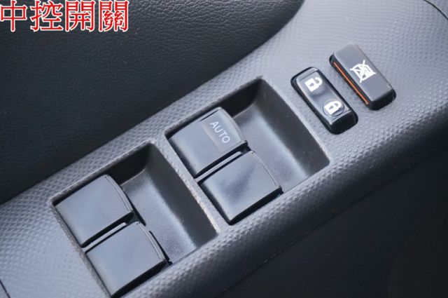 G版.女用一手車.只跑17萬.全程原廠保養.全車100%原版件.車美如新.零頭款.可全額貸  第20張相片